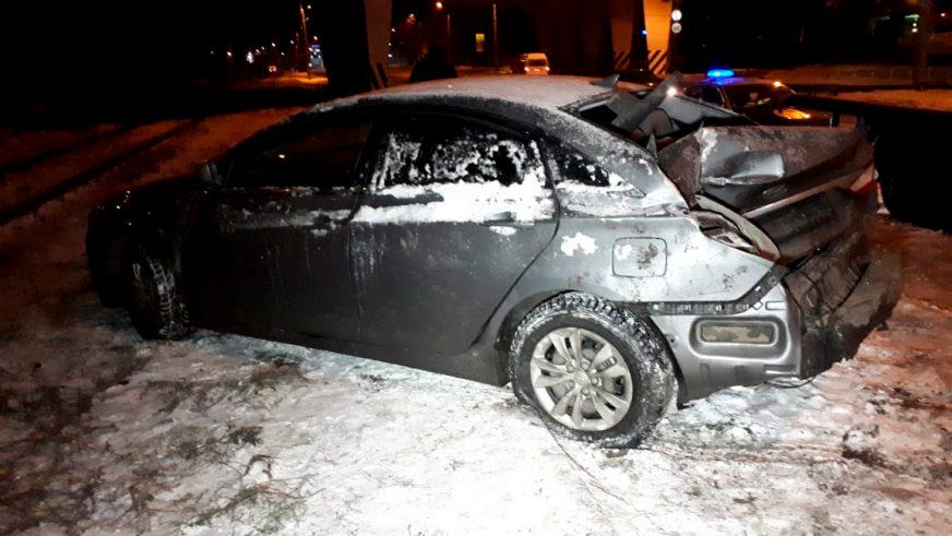Поезд столкнулся с Hyundai в Алматы