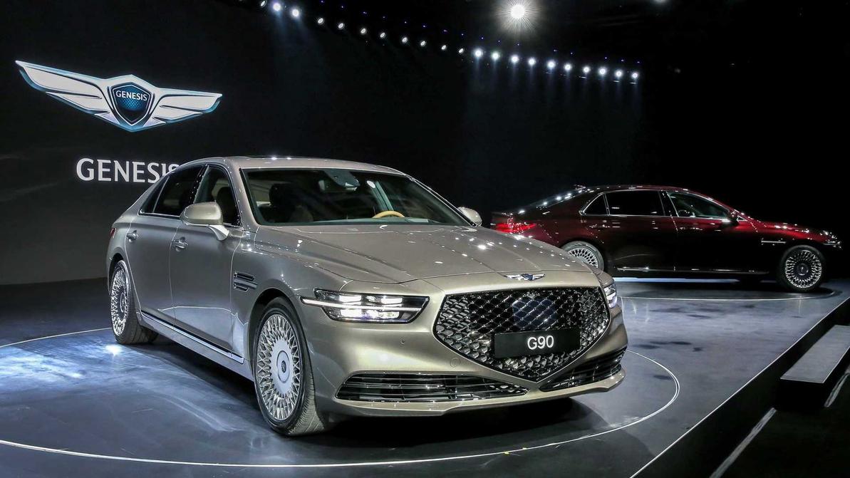 Genesis G90 сменил лицо