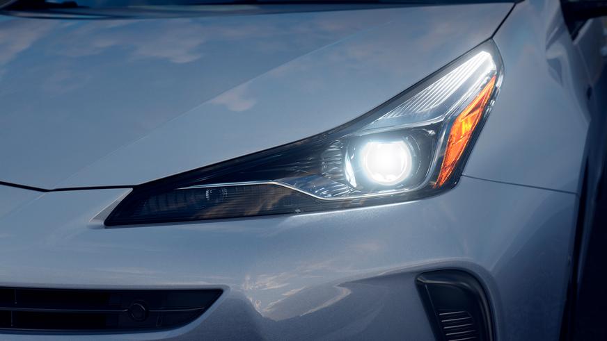 Внешность Toyota Prius сделали проще