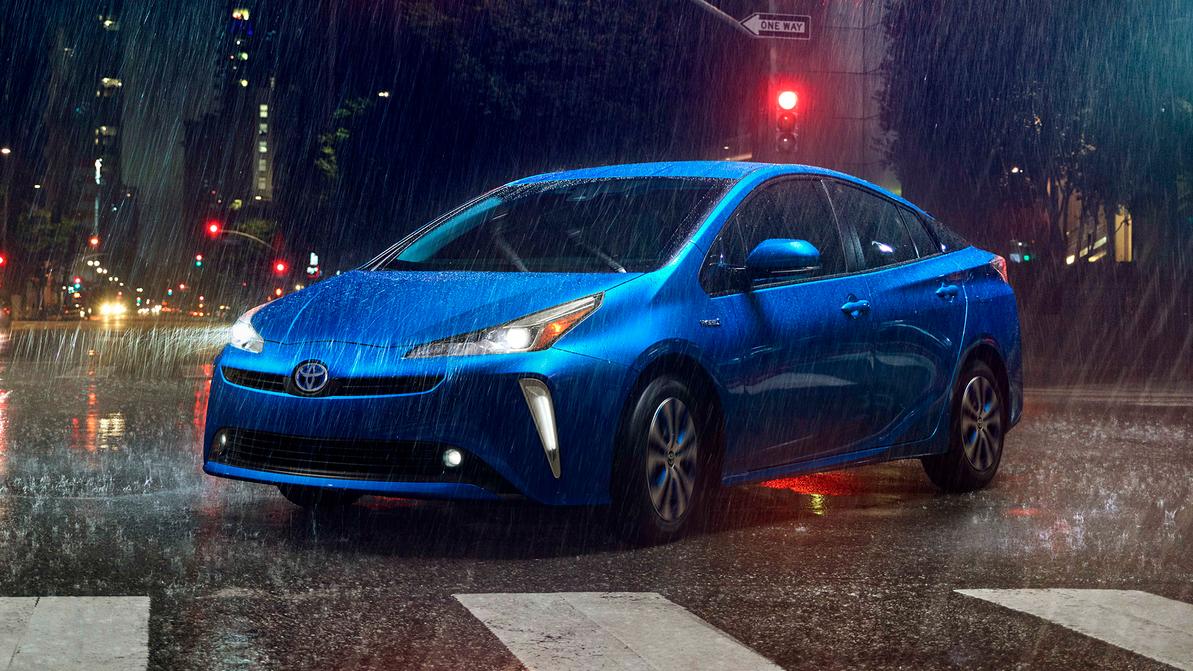 Внешность Toyota Prius сделали проще