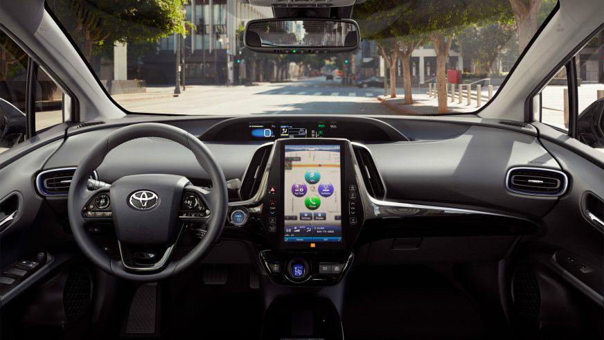 Внешность Toyota Prius сделали проще