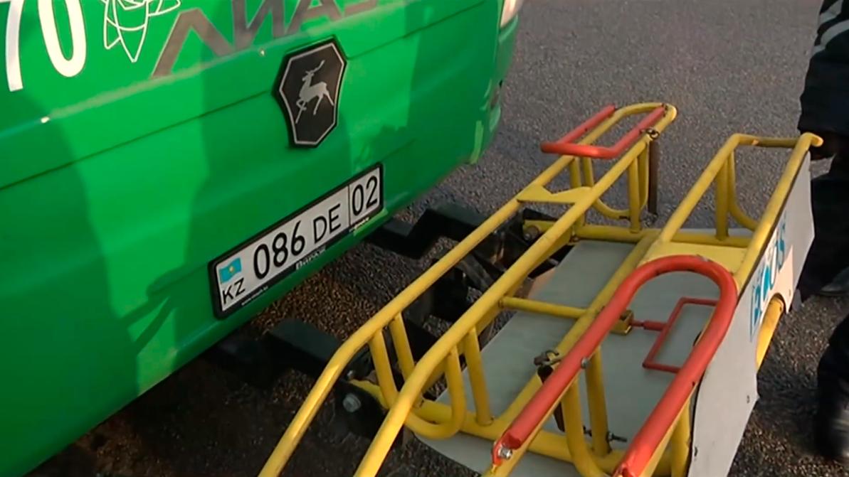 Из-за крепления для велосипеда оштрафовали водителя автобуса
