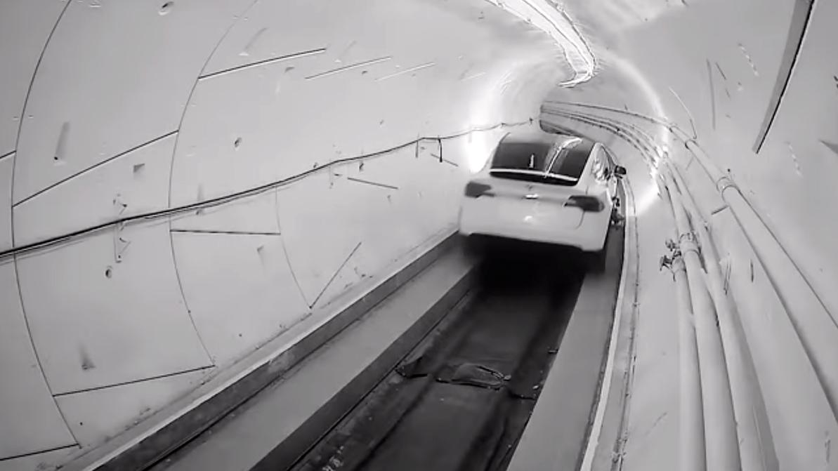Видео из автомобильного метро показал Илон Маск