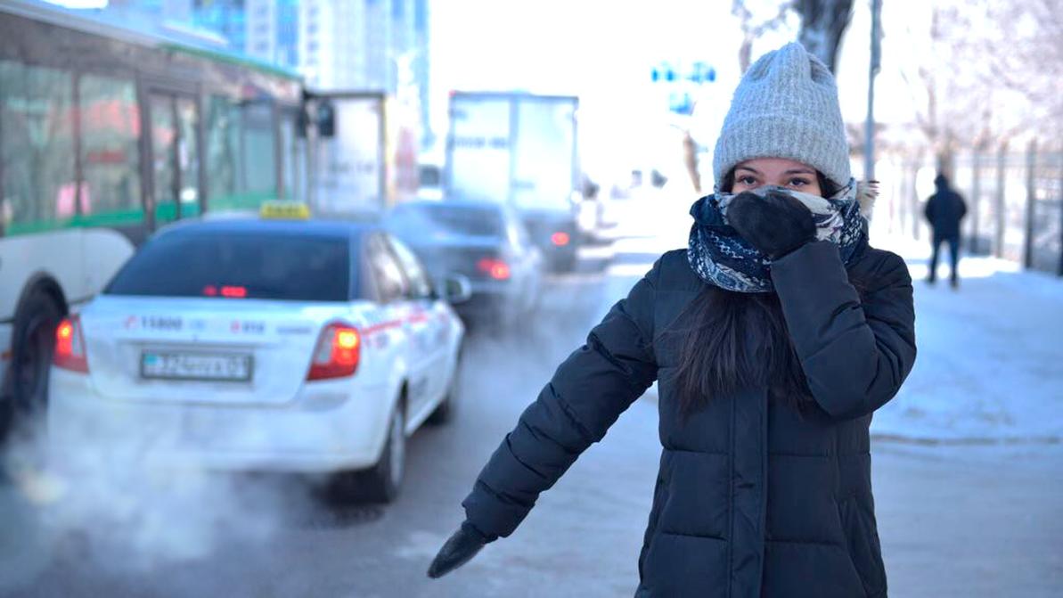 Водители в Астане подвозят пешеходов бесплатно