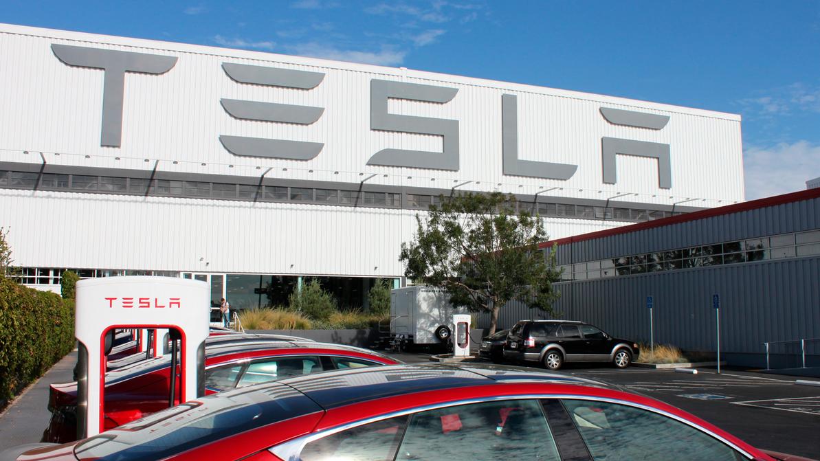 Маск доплатит за электромобили Tesla