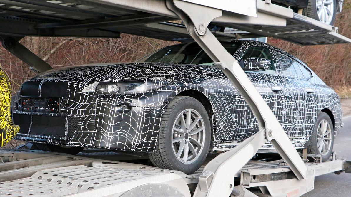 BMW i4 впервые попала в кадр