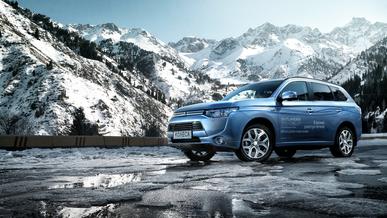 Mitsubishi Outlander PHEV - 2014