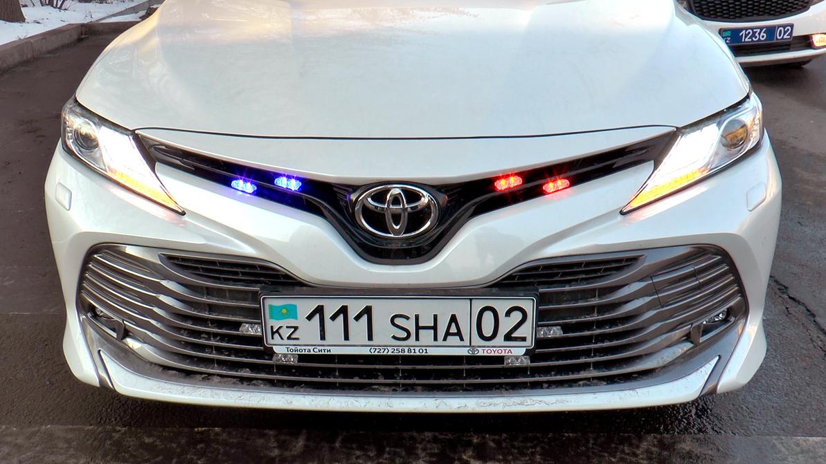 Очередную Camry со стробоскопами отправили на штрафстоянку
