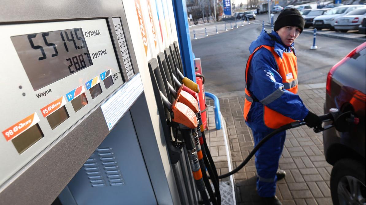 Бензин и дизель подешевели в январе