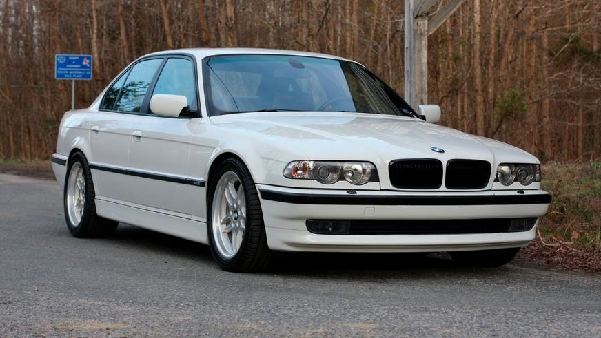 «Семёрку» E38 с мотором от BMW M5 пустят с молотка