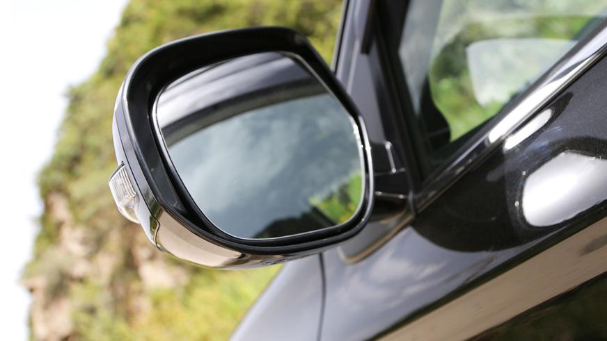 Mitsubishi Outlander - 2015