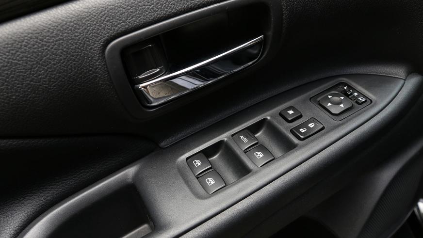 Mitsubishi Outlander - 2015