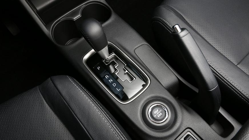 Mitsubishi Outlander - 2015