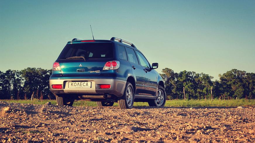 2003 год — Mitsubishi Outlander первого поколения