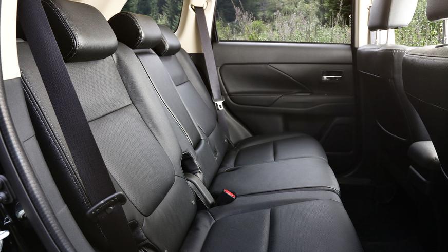 Mitsubishi Outlander - 2015