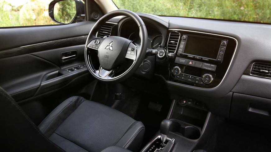 Mitsubishi Outlander - 2015