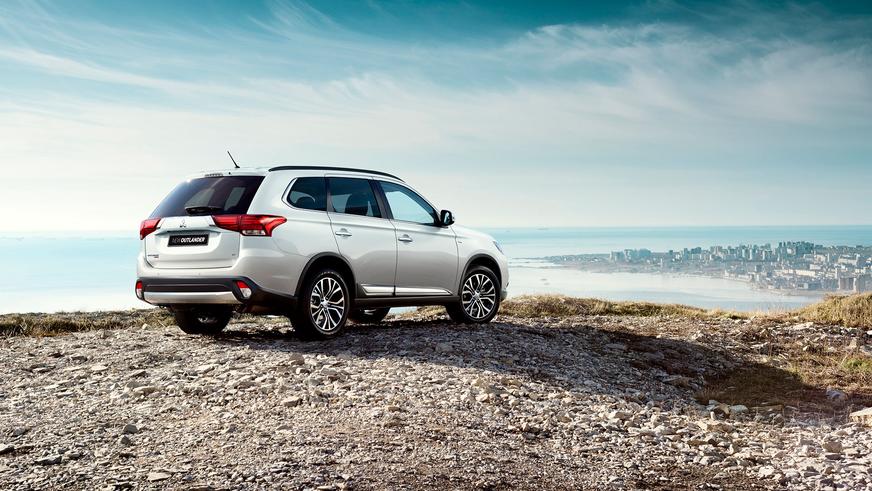 2015 год — Mitsubishi Outlander третьего поколения (рестайлинг)