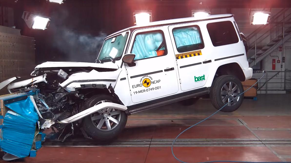 EuroNCAP разбил Gelandewagen: держи пять, бро!