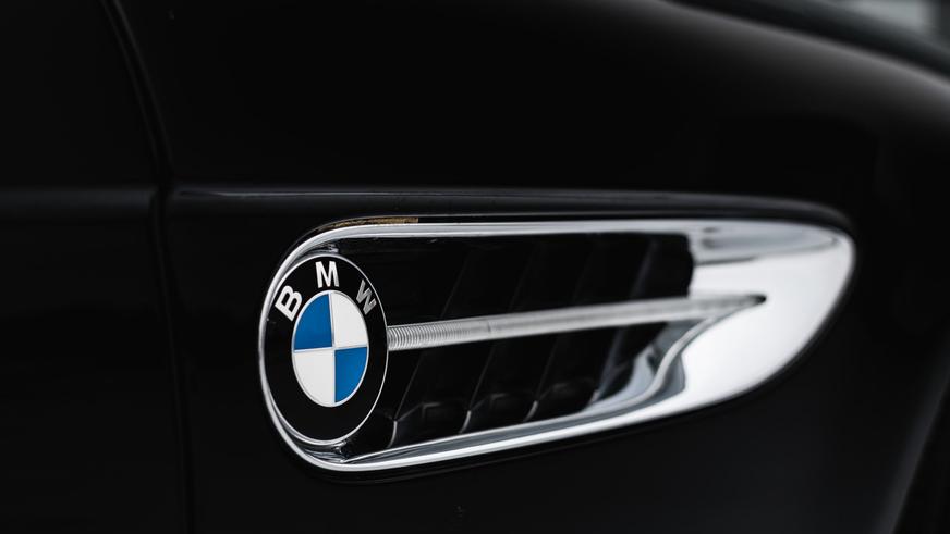 BMW как у Бонда продали за $143 тысячи