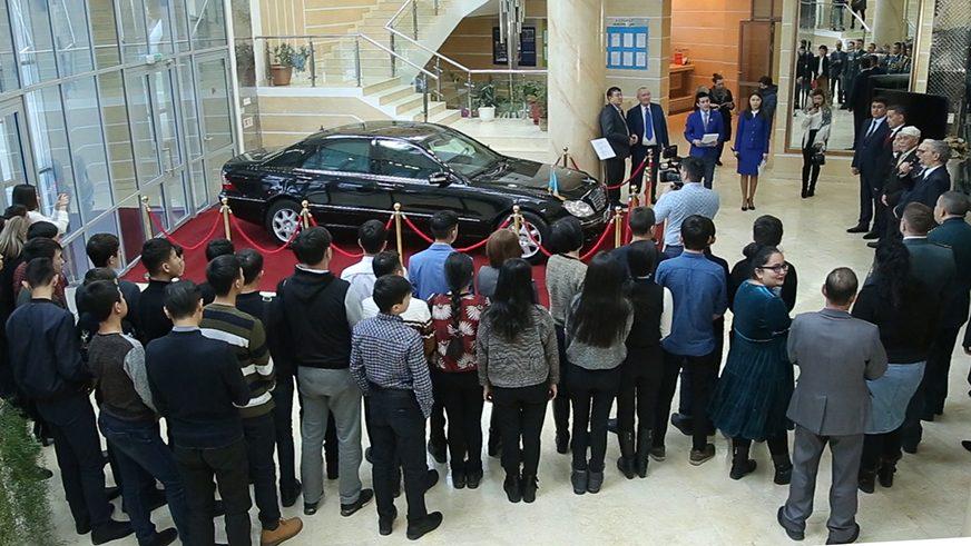 На чём возили первого президента Казахстана Нурсултана Назарбаева