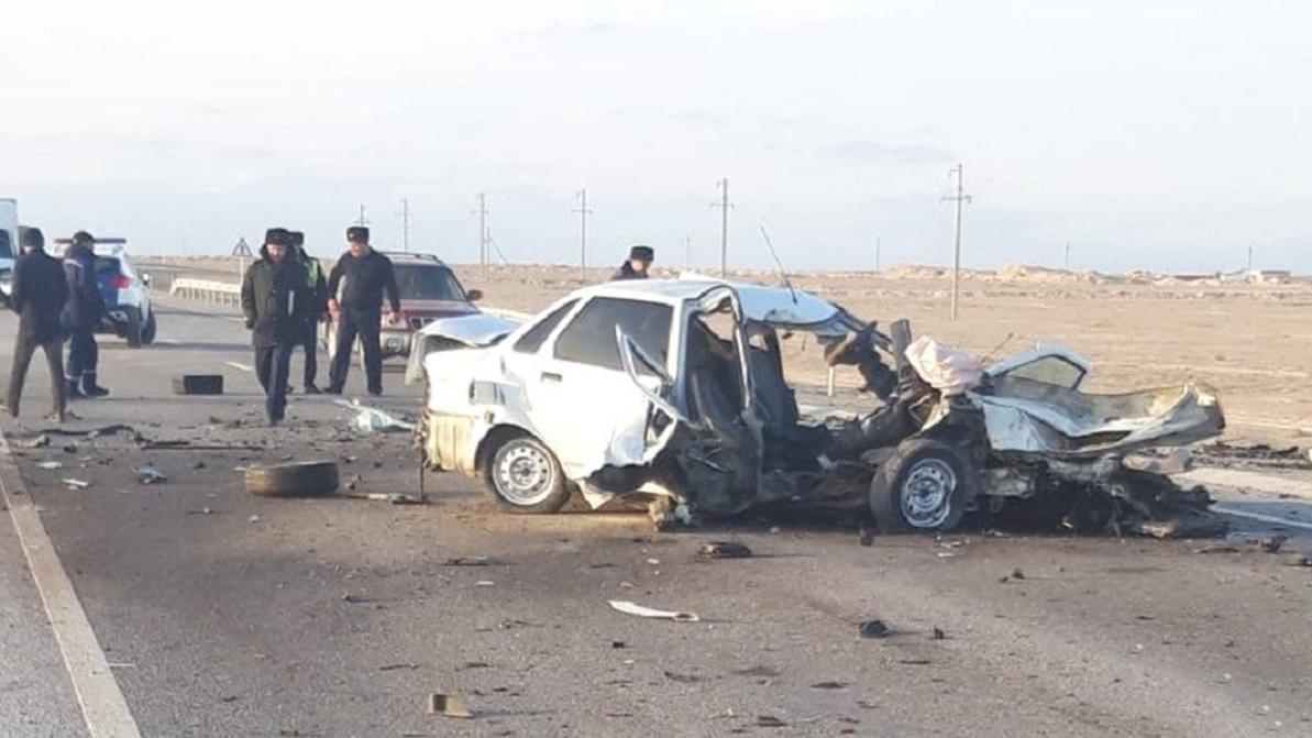 Шесть машин столкнулись на трассе. Два человека погибли