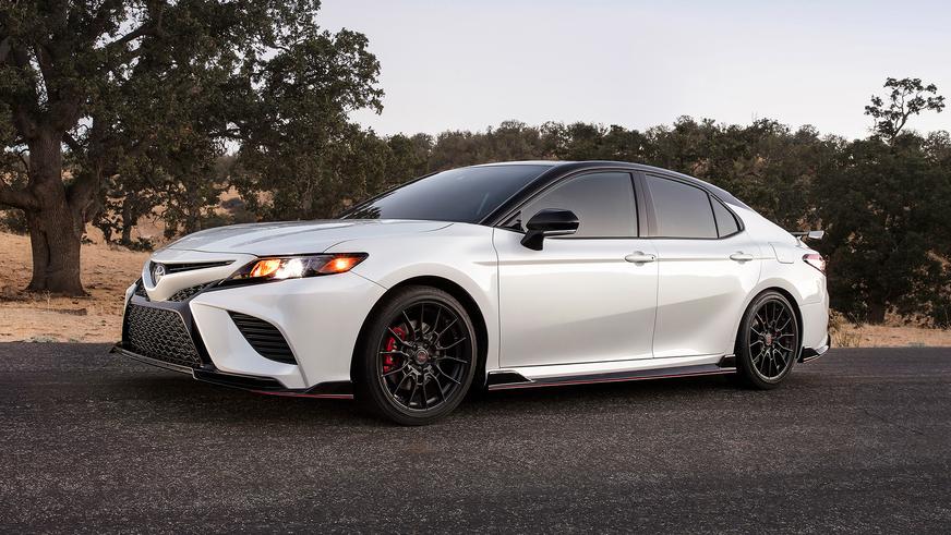 Во что «одеть» новенькую Toyota Camry 70