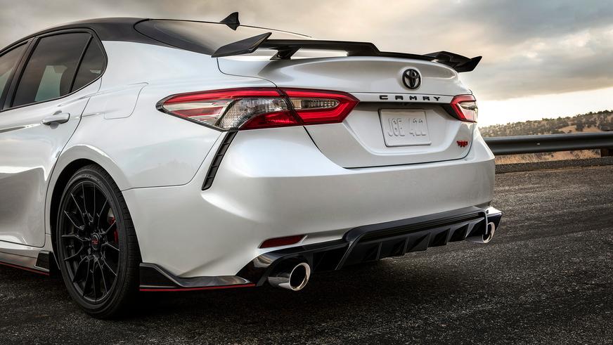 Во что «одеть» новенькую Toyota Camry 70