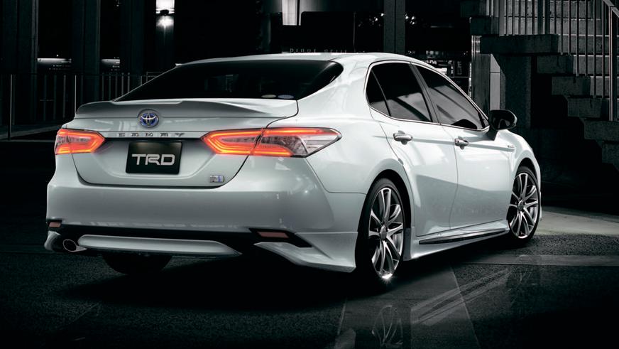 Во что «одеть» новенькую Toyota Camry 70