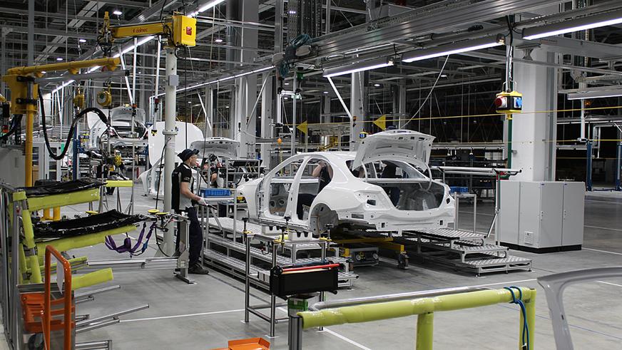 Завод Mercedes-Benz в России официально запустили