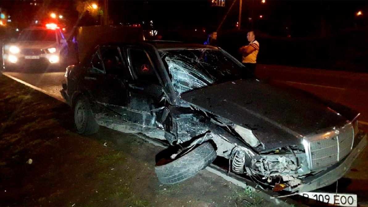 Четыре человека пострадали при столкновении Audi и Mercedes-Benz