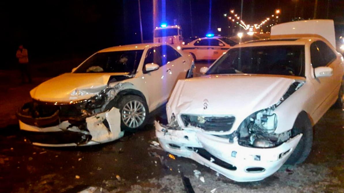 Два человека пострадали в массовой аварии в Алматы
