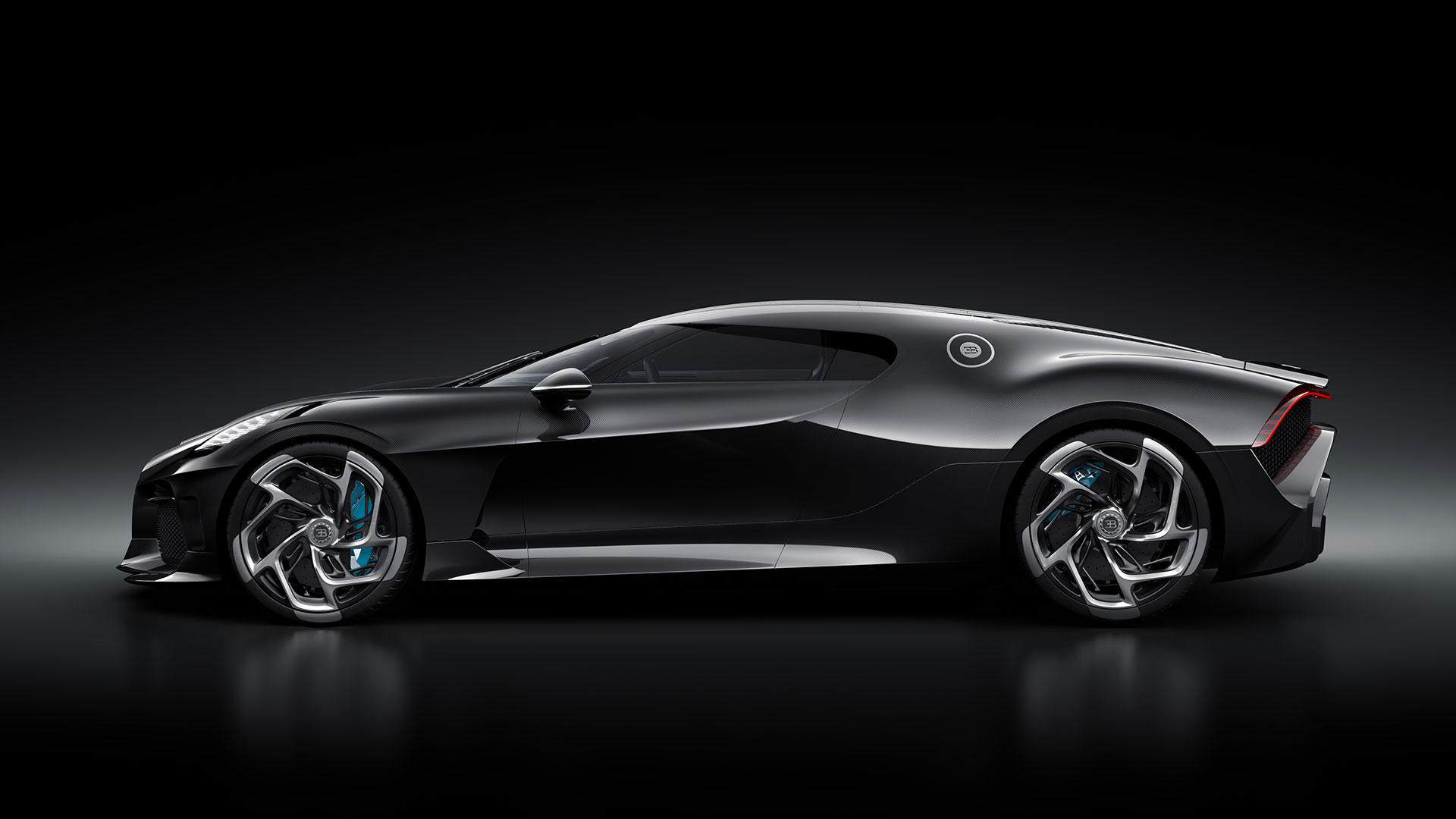 «Чёрная машина» Bugatti может принадлежать Криштиану Роналду