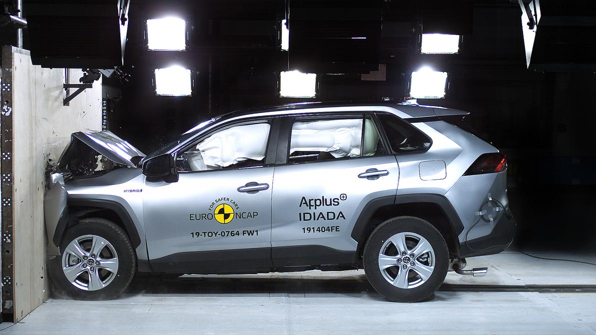 Насколько безопасен новый Toyota RAV4