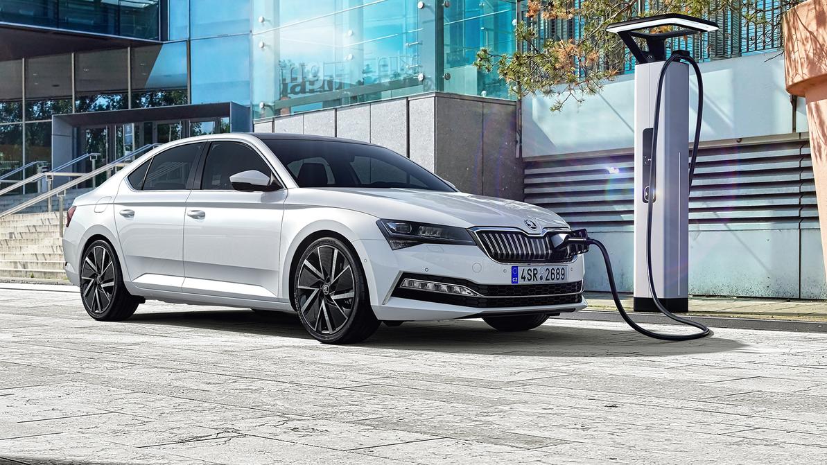 Обновлённый Škoda Superb стал гибридом