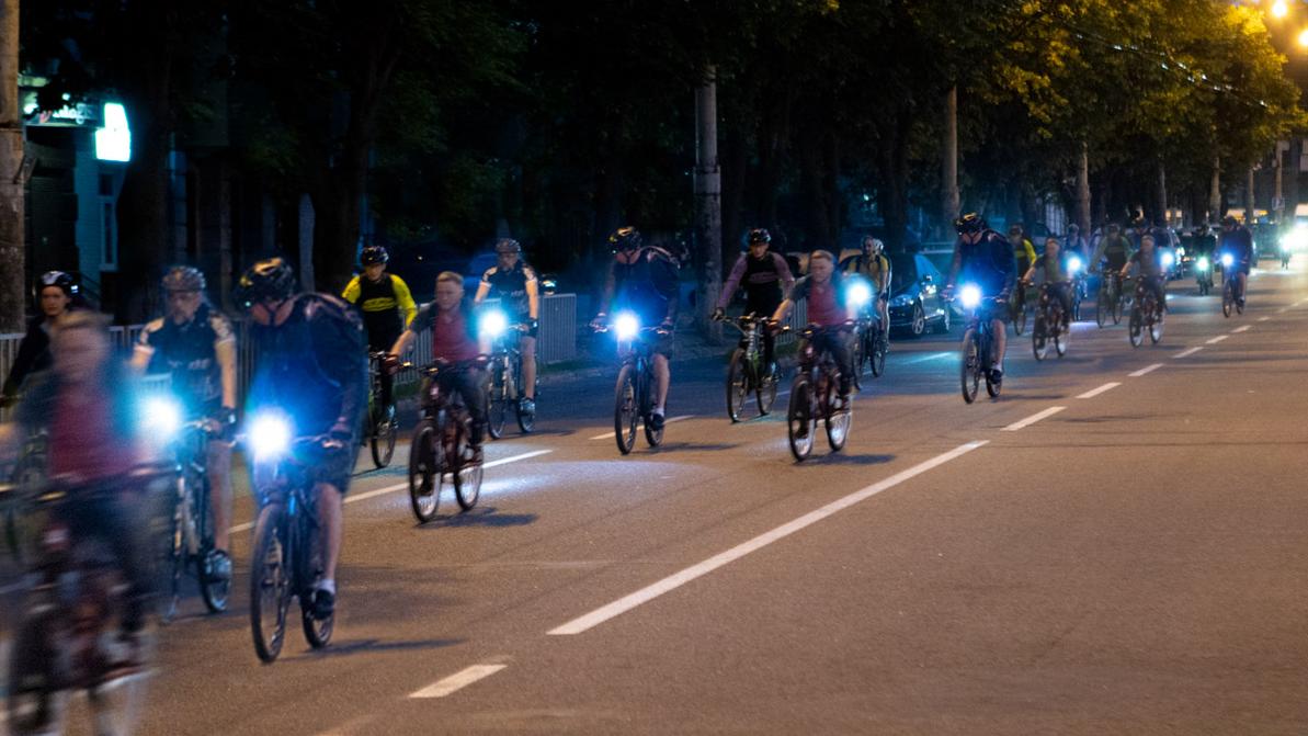 31 мая колонна велосипедистов проедет по ночным улицам в центре Алматы