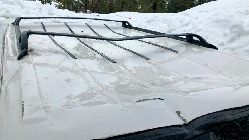 Три метра снега над крышей. История спасения Jeep Cherokee