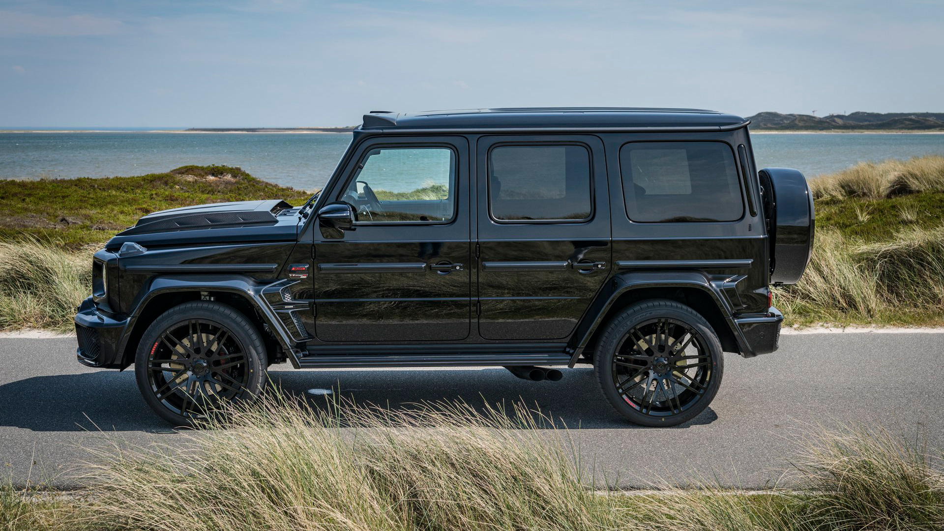 Brabus представил два особенных гелика
