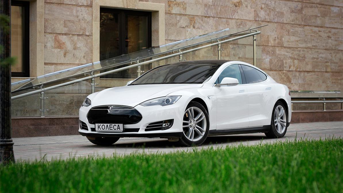 Tesla Model S - 2013