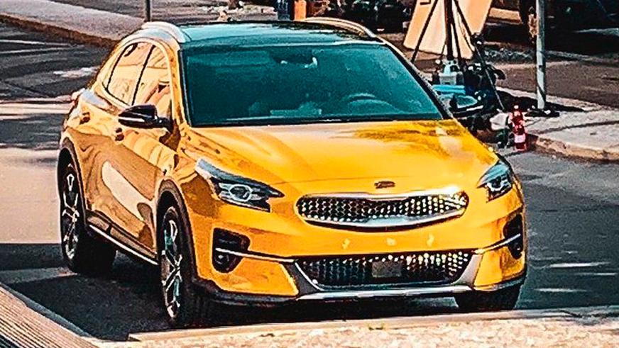 Первое официальное фото приподнятого Kia XCeed