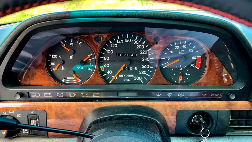 Редкий Mercedes-Benz 560SEC от AMG выставили на продажу