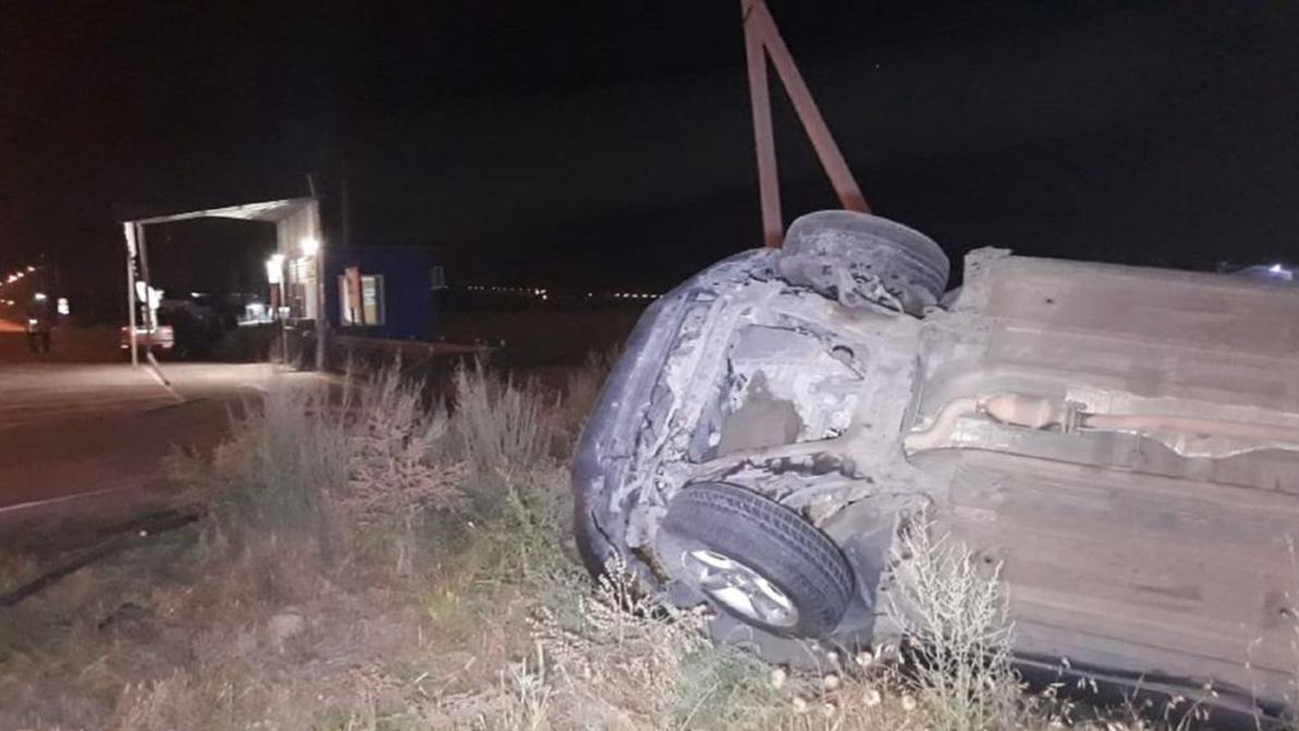 Nissan Qashqai влетел в экопост в Алматы