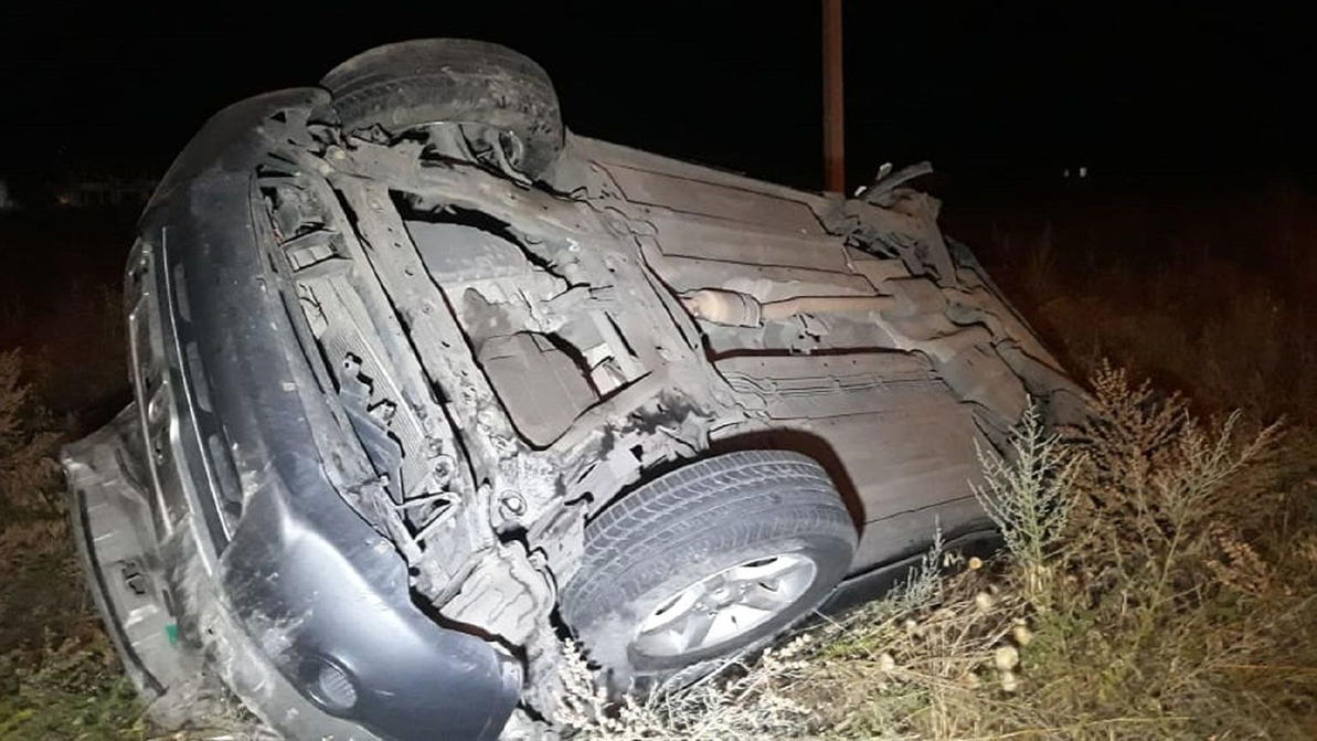 Nissan Qashqai влетел в экопост в Алматы