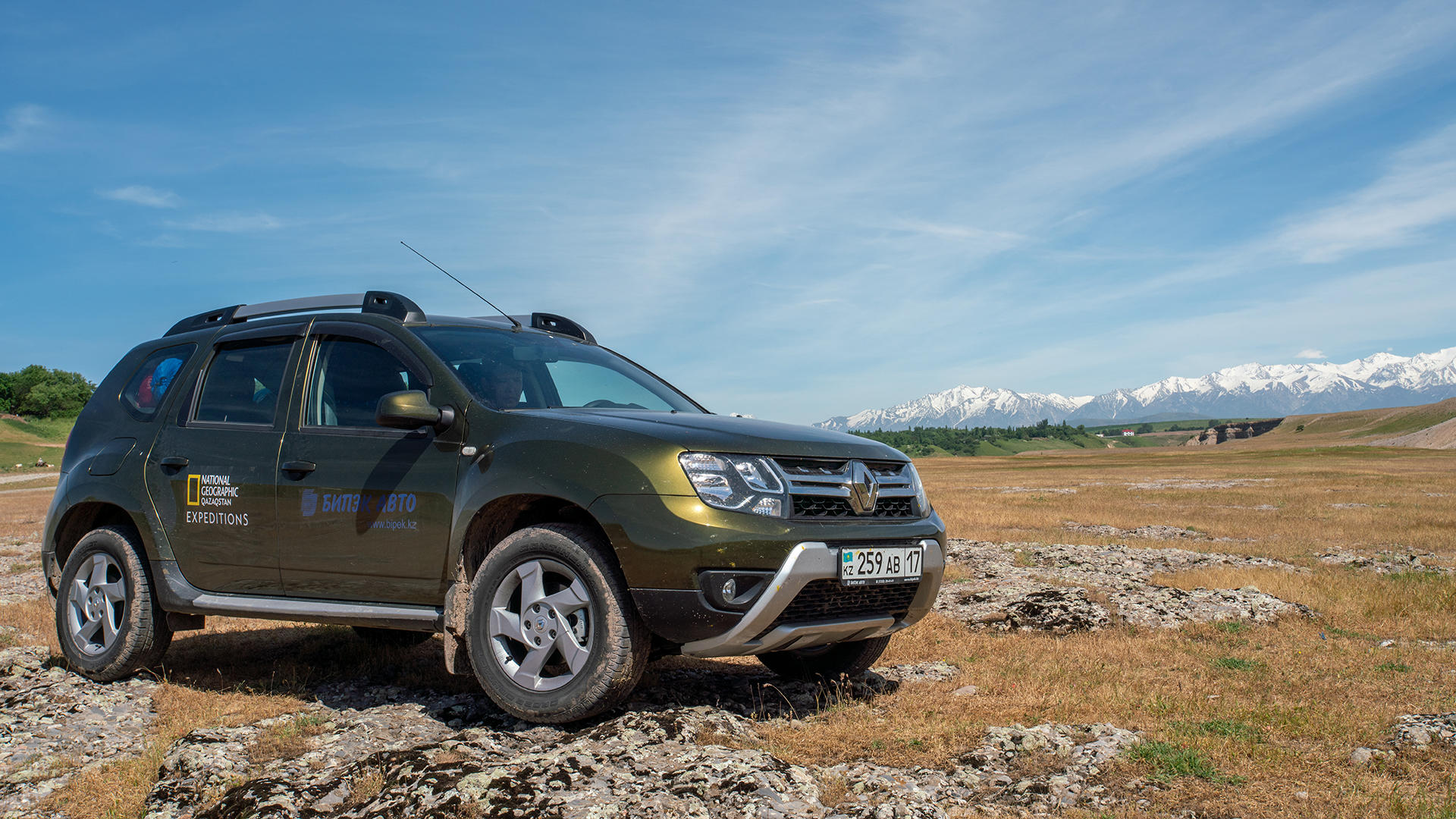 Испытание грязью и гравийкой: кроссоверы Renault