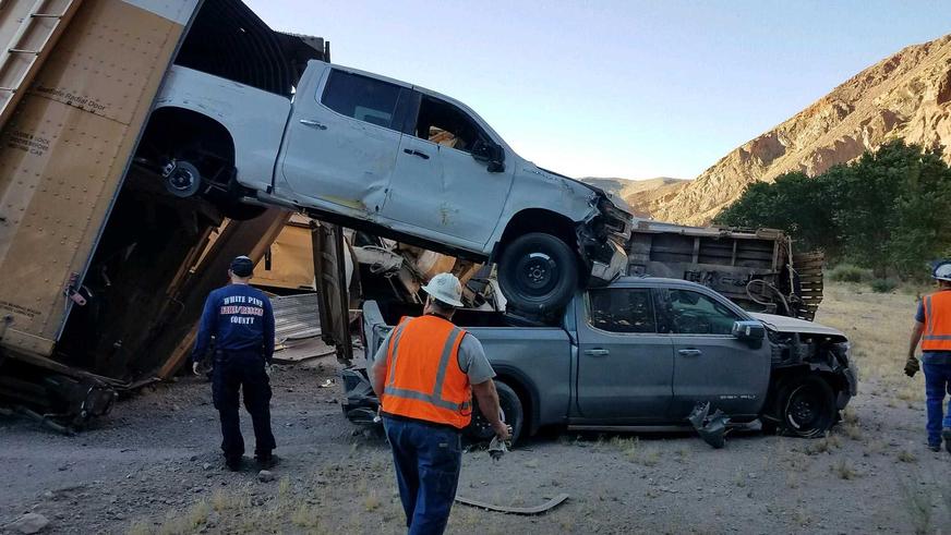 Поезд с новыми Jeep Gladiator сошёл с рельсов в США