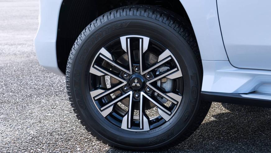Обновлённый Mitsubishi Pajero Sport представлен официально
