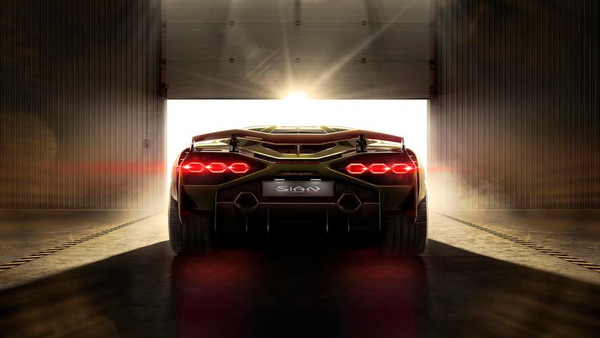 У Lamborghini появился первый серийный гибрид