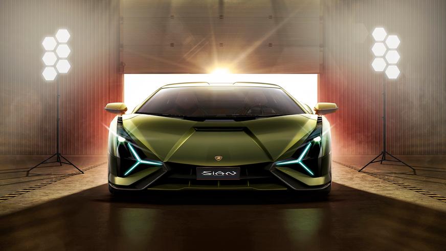 У Lamborghini появился первый серийный гибрид