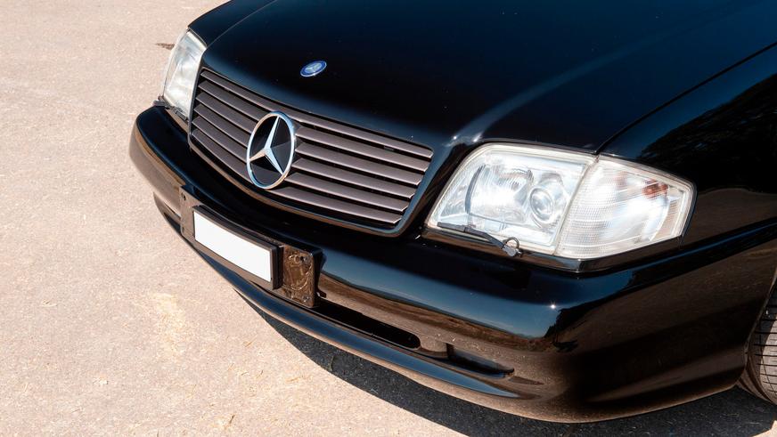 Редкий Mercedes-Benz SL c мотором 7.3 литра выставили на продажу