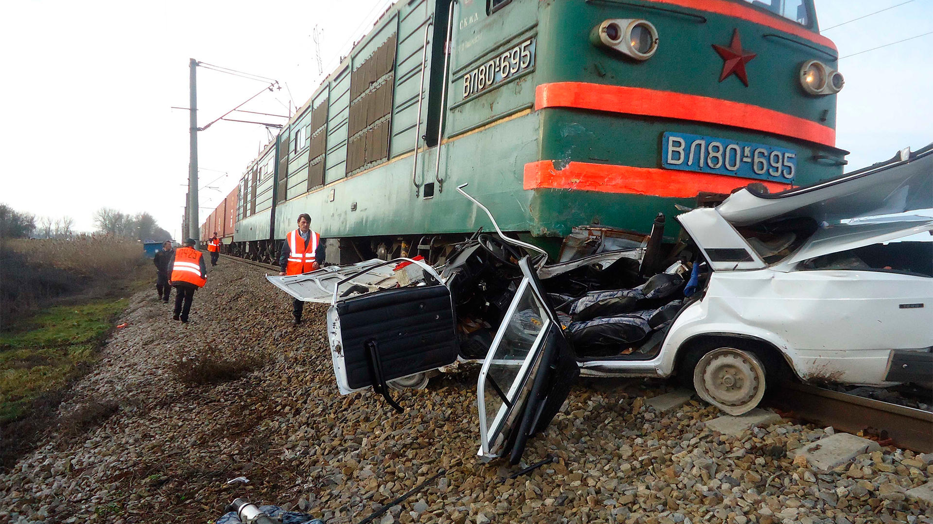 Ужесточить ответственность за нарушения правил пересечения ж/д путей могут в Казахстане