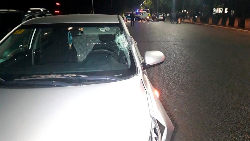 Под два автомобиля попал пешеход в Алматы